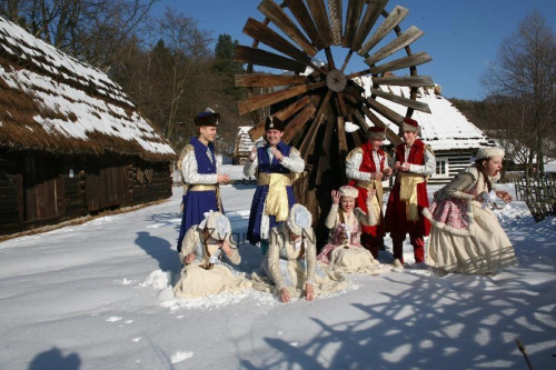 luty'2010 - plener ZTL Sanok w skansenie (zdjęcia Zygmunta Natera) #plener #luty #skansen #ZTLSANOK