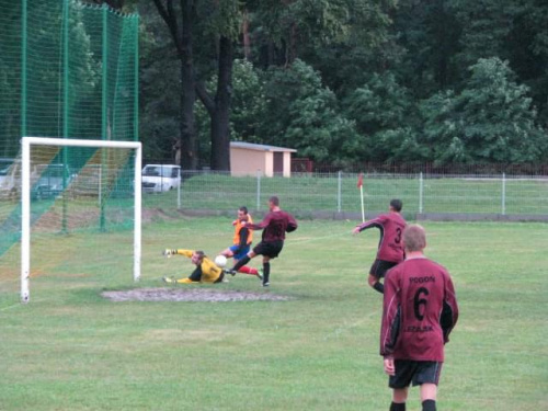 Orzeł Przeworsk-Pogoń Leżajsk, sparing 28.07.2010 r., miejsce Gniwewczyna #pogon #pogoń #LeżajskLezajsk #PogonLeżajsk #orzeł #przeworsk #OrzełPrzeworsk #sport #PiłkaNożna #lezajsktm