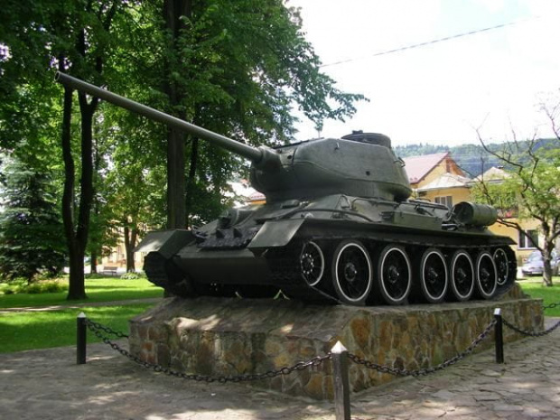Baligród (podkarpackie) - pomnik T-34