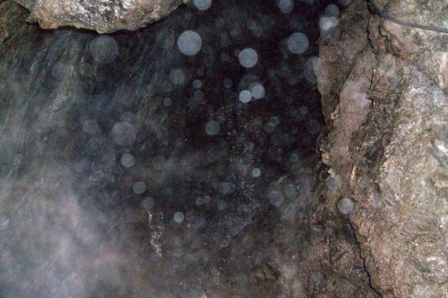 Podziemny wodospad w kopalni Złoty Stok.