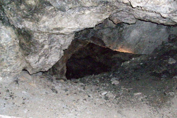 W kopalni złota w Złotym Stoku-kilkadziesiąt metrów pod ziemią.
