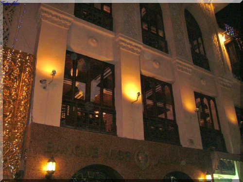 Cair - Budynek restauracji w nocnym oswietleniu...:)