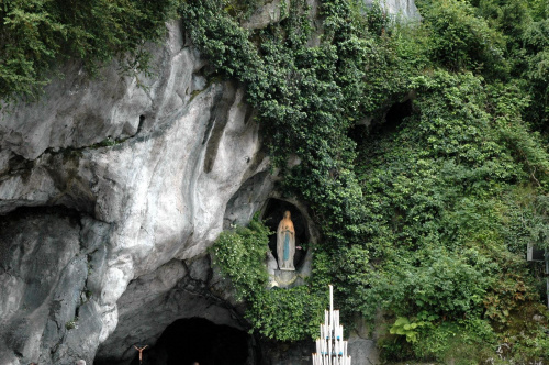 LOURDES-GROTA OBJAWIEŃ #LOURDES #MIASTA #BAZYLIKI