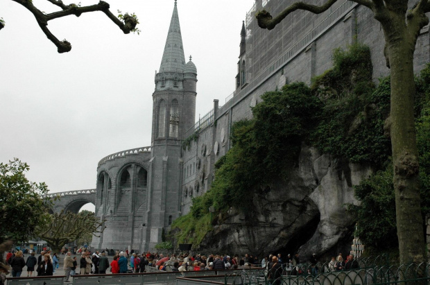 LOURDES -BZYLIKA #LOURDES #MIASTA #BAZYLIKI