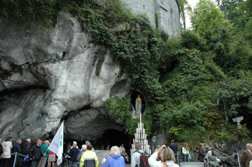 LOURDES-GROTA OBJAWIEŃ #LOURDES #MIASTA #BAZYLIKI