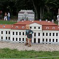 Najgorszy park miniatur jaki widziałam :) 10,00 zł lepiej wydać na gofra ...