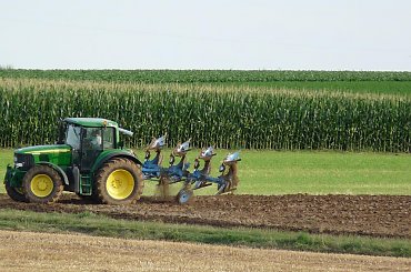 Żniwa, żniwa i po żniwach #żniwa #JohnDeere #traktor #kombajn #ciągnik #przyczepa #zboże #snopki