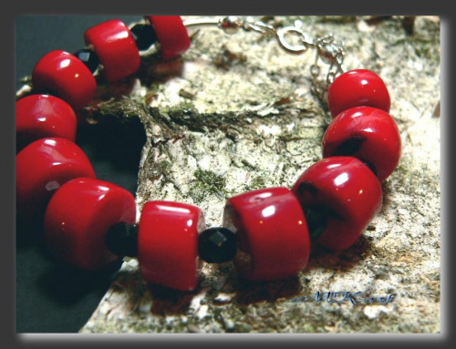 bransoletka z korala,czarnych cyrkoni i srebra, długość ok20 cm.(55) #bransoletka #czerwony #srebro