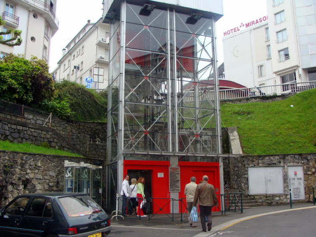 LOURDES,-ULICE MIASTA #LOURDES #MIASTA #BAZYLIKI