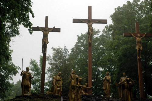 LOURDES-DROGA KRZYŻOWA #LOURDES #MIASTA #BAZYLIKI