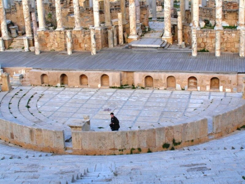 Teatr - Leptis Magna (Lubda) starorzymskie miasto z ok. II w. n.e.