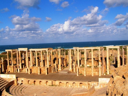 Teatr - Leptis Magna (Lubda) starorzymskie miasto z ok. II w. n.e.