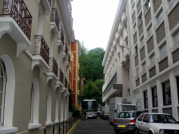 LOURDES,-ULICE MIASTA #LOURDES #MIASTA #BAZYLIKI