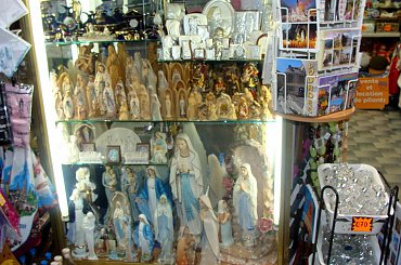 LOURDES,-ULICE MIASTA #LOURDES #MIASTA #BAZYLIKI