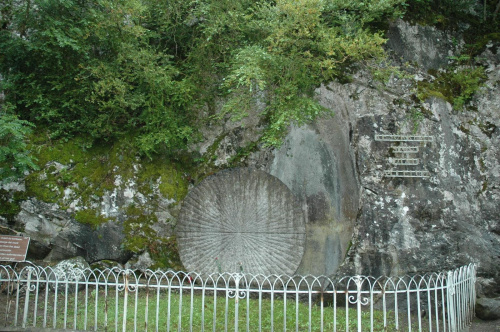 LOURDES-DROGA KRZYŻOWA- #LOURDES #MIASTA #BAZYLIKI