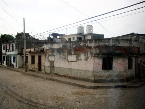 Santa Clara - tak wygląda większość domów w mieście #Kuba #SantaClara