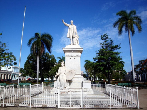 Cienfuegos - Parque Jose Marti i pomnik imiennika parku #Kuba #Cienfuegos