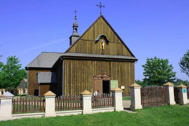 Kościół pod wezwaniem św. Anny i św. Wawrzyńca, Wartkowice, woj. łódzkie, obecnie wystawiony w Wielkopolskim Parku Etnograficznym.