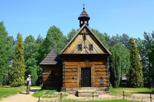Kaplica z 1765 r., Otłoczyn, powiat aleksandrowski, woj. kujawsko-pomorskie obecnie wystawiany w Wielkopolskim Parku Etnograficznym w Dziekanowicach.