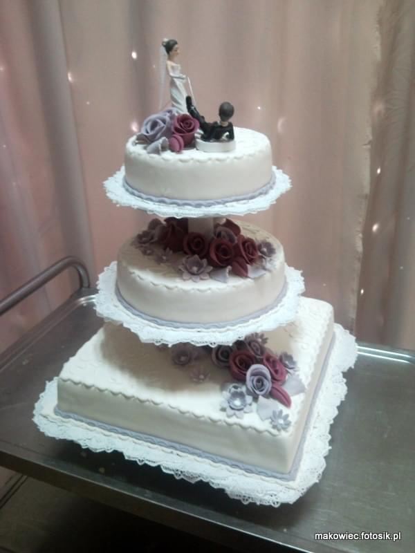 9 kg torcik na wesele Fioletowo -Amarantowy z kwadratową podstawą #tort #wesele #UciekajacyPanMłody #kwiaty