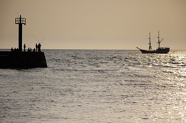 #Bałtyk #morze #Darłówko #wędkarze #statek #falochron #port