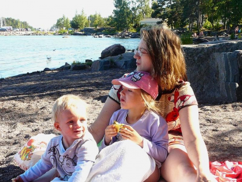 Z mamą na plaży w Espoo. #rodzina