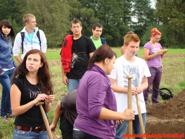 14 wrześnie wyruszyliśmy na wycieczkę Śladami Fundacji Kajetana hr. Kickiego i przeszłości archeologicznej Sobieszyna #Sobieszyn #Brzozowa