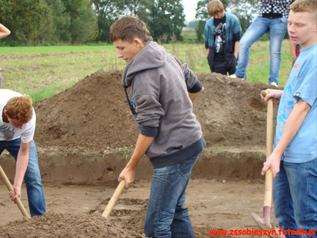 14 wrześnie wyruszyliśmy na wycieczkę Śladami Fundacji Kajetana hr. Kickiego i przeszłości archeologicznej Sobieszyna #Sobieszyn #Brzozowa