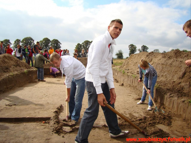 14 wrześnie wyruszyliśmy na wycieczkę Śladami Fundacji Kajetana hr. Kickiego i przeszłości archeologicznej Sobieszyna #Sobieszyn #Brzozowa