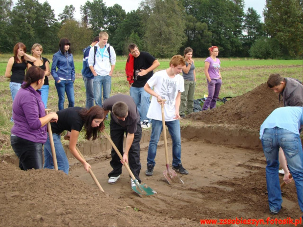 14 wrześnie wyruszyliśmy na wycieczkę Śladami Fundacji Kajetana hr. Kickiego i przeszłości archeologicznej Sobieszyna #Sobieszyn #Brzozowa