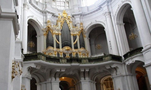 Jedyne w Dreźnie organy Gottfrieda Silbermana, znanego europejskiego organmistrza.