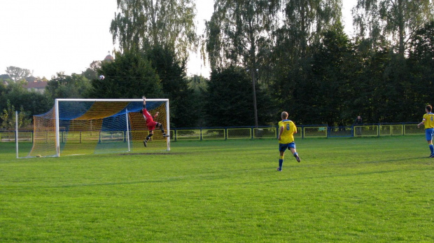 Pogoń Leżajsk - Wisłoka Dębica (1:1), 18.09.2010 r., IV liga podkarpacka #pogoń #pogon #lezajsk #leżajsk #PogońLeżajsk #seniorzy #IVLiga #sport #PiłkaNożna #lezajsktm #wisłoka #dębica #WisłokaDębica