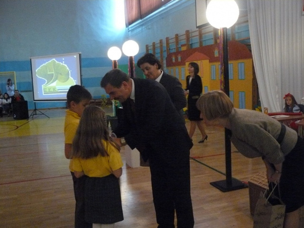 uroczystość pasowania na ucznia z udziałem ministra Z.Włodkowskiego, połączona z zasadzeniem drzew #Ślubowanie585Drzewa