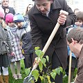 uroczystość pasowania na ucznia z udziałem ministra Z.Włodkowskiego, połączona z zasadzeniem drzew #Ślubowanie585Drzewa