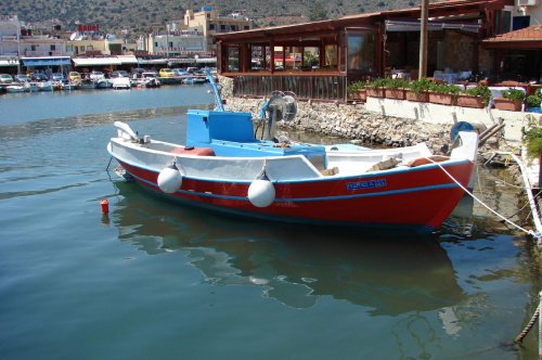 Elounda tawerny i łodzie #Elounda #WyspaSpinalonga #Kreta #morze #ZatokaMirambellou #lodzie #statki #fala