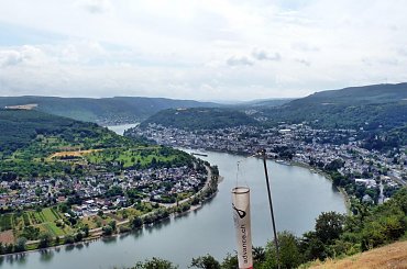 Gedeons Eck panorama na rzekę Rhein ( Ren) z tarasu restauracji na zakolu w okolicach Boppard. #GedeonsEck #panorama #Deutschland #Niemcy #rzeka #Rhein #Ren #Boppard