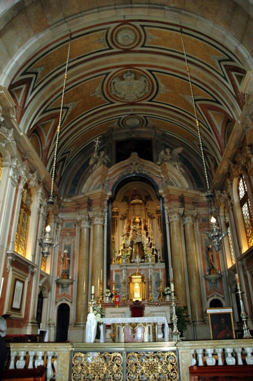 LIZBONA-PORTUGALIA wnętrze kościoła św.Antoniego #PORTUGALIA #LIZBONA #MIASTA #Kościoły