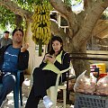 kreteńskie maleńkie słodkie banany na ulicznym straganie w Malia na Krecie #Kreta #wyspa #morze #zatoka #Mirambellou #jezioro #slodkie #Voulismeni #kaczki #ocean #wakacje #kolory #odbicia #jachty