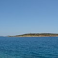 wysepka na przeciwko Agios Nikolaos nad zatoką Mirambellou na Krecie #Kreta #wyspa #morze #zatoka #Mirambellou #jezioro #slodkie #Voulismeni #kaczki #ocean #wakacje #kolory #odbicia #jachty