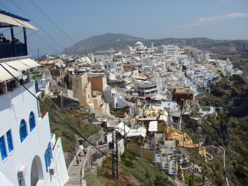 Stolica Santorini Thira tuż nad przepaścią #Kreta #wyspa #Santorini #wyprawa #natura #mozre #ocean #zatoka #port #domy #biale #kolory #romantycznie