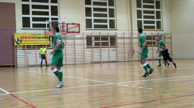 Góral Tryńcza - MKF 99 Grajów (3:2), 17.10.2010 r., II liga futsal #góral #tryńcza #GóralTryńcza #MKF99Grajów #grajów #futsal #sport #PogońLeżajsk #OrzełPrzeworsk #MKSKańczuga #SokółSieniawa #CzuwajPrzemyśl #GranicaStubno #lezajsktm