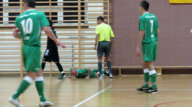 Góral Tryńcza - MKF 99 Grajów (3:2), 17.10.2010 r., II liga futsal #góral #tryńcza #GóralTryńcza #MKF99Grajów #grajów #futsal #sport #PogońLeżajsk #OrzełPrzeworsk #MKSKańczuga #SokółSieniawa #CzuwajPrzemyśl #GranicaStubno #lezajsktm