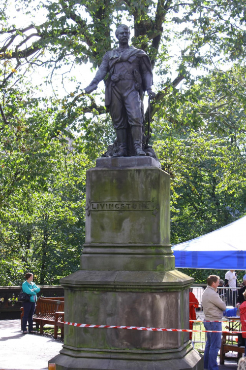 Pomnik odkrywcy, misjonarza i podróżnika Davia Livingstone'a (1818-1873), Princes Street, Edynburg, Szkocja.