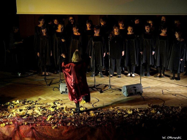 Koncert Zaduszkowy poświęcony pamięci prezydentów Gajewskiemu i Wołągiewiczowi Suwałki - Aula PWSZ, 29 października 2010