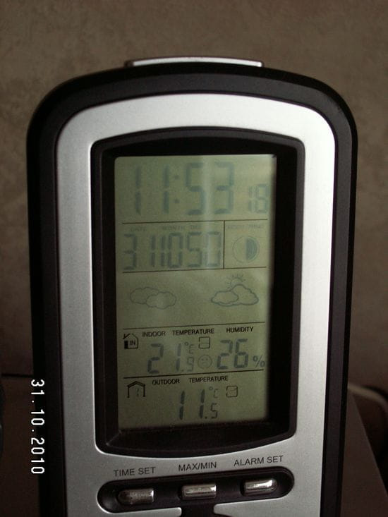 Po powrocie do domku nasze mierniki temperatury zanotowały skutki ocieplenia budynku.