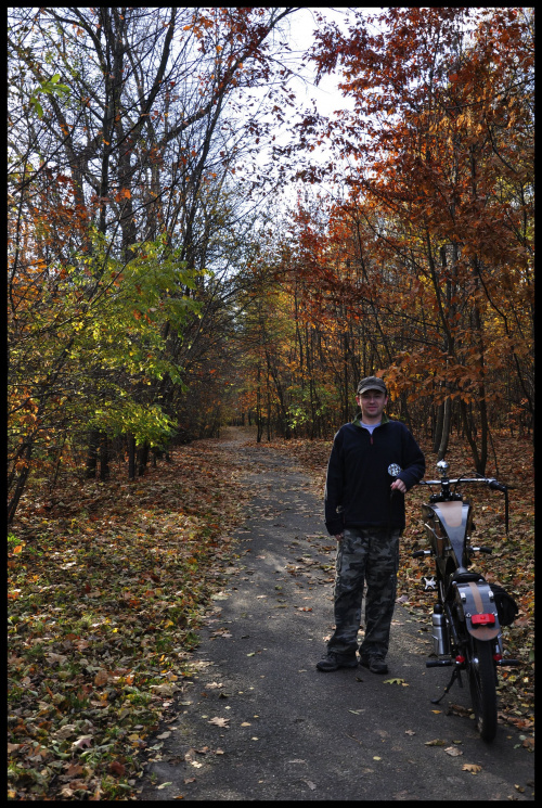 jesień #lasek #park #liście #drzewa #jesień #rower #rowerocykl