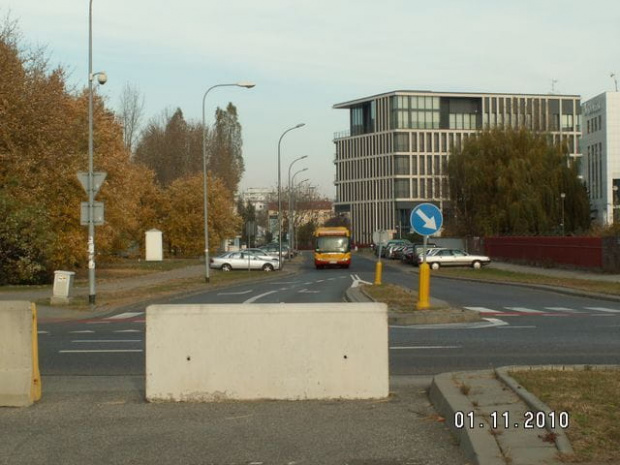 i poszliśmy. Mijamy Bobrowiecką