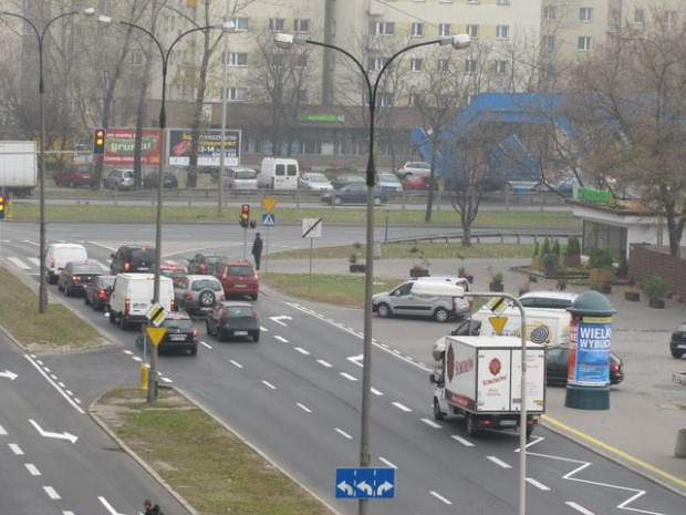 kontrolny rzut oka na ulicę w lewo