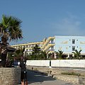 Kato Gouves dla bardziej wybrednych i wymagajacych oferuje hotele z basenami i wewnętrznymi kortami #KatoGouves #Kreta #morze #plaże #Sevini #Grecja #zatoka #kozy