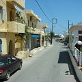 Kato Gouves wąskie jak wszędzie , zalane słońcem maleńkie uliczki #KatoGouves #Kreta #morze #plaże #Sevini #Grecja #zatoka #kozy